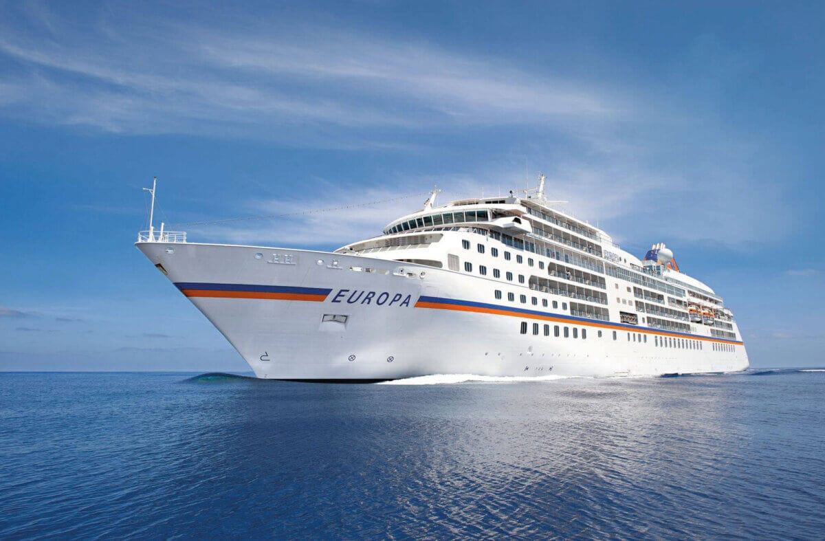 Hapag-Lloyd Europa at Sea