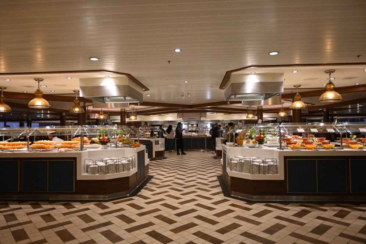Cruise ship buffet stations