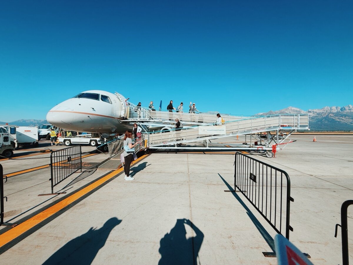 United airplane at the JAC airport