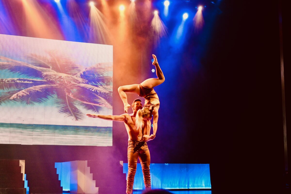 Acrobatics entertainment on Celebrity Silhouette