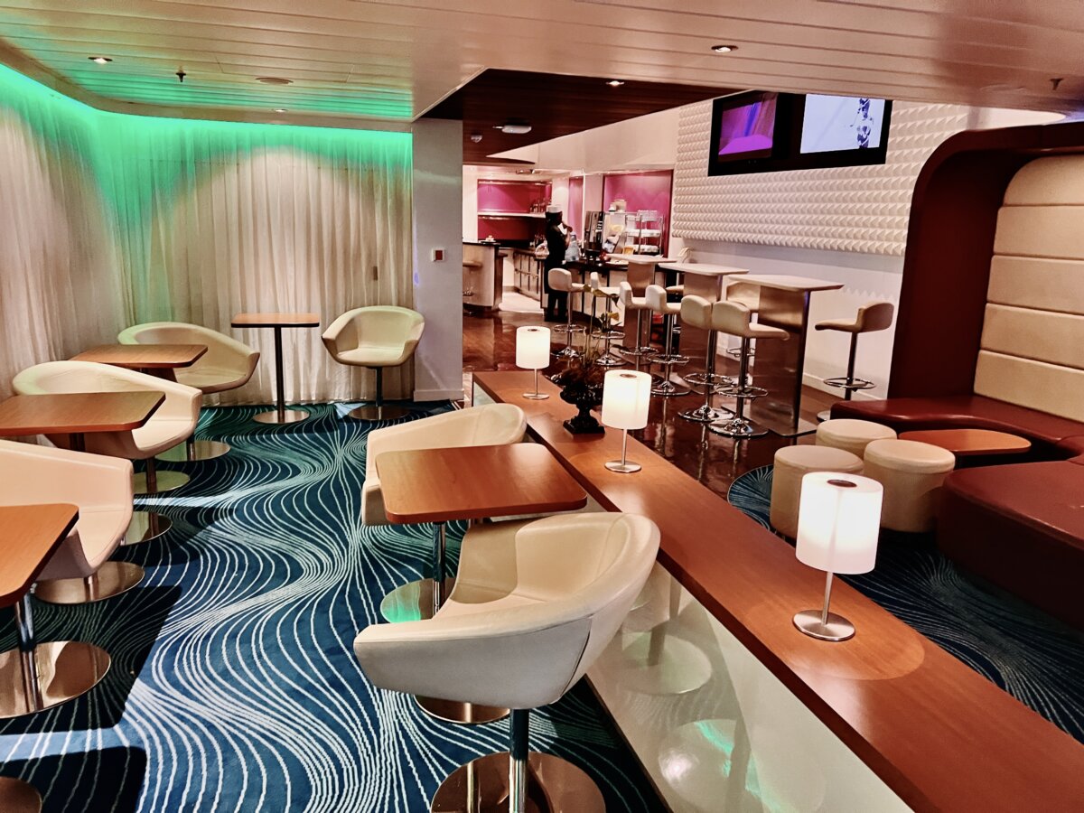NCL solo lounge 