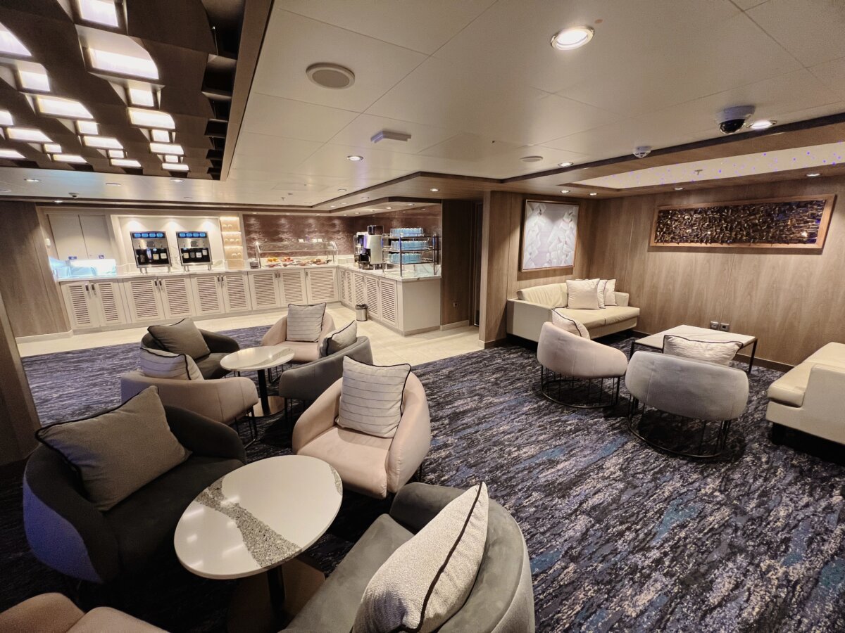 NCL Encore studio lounge