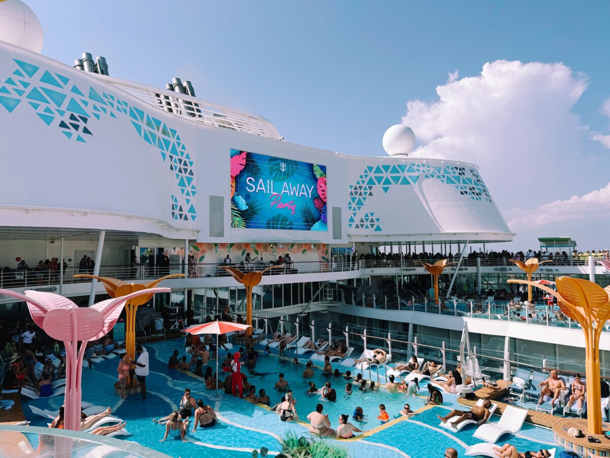 Sailaway Party on Wonder of the Seas