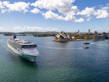 Norwegian Spirit departing from Sydney, Australia
