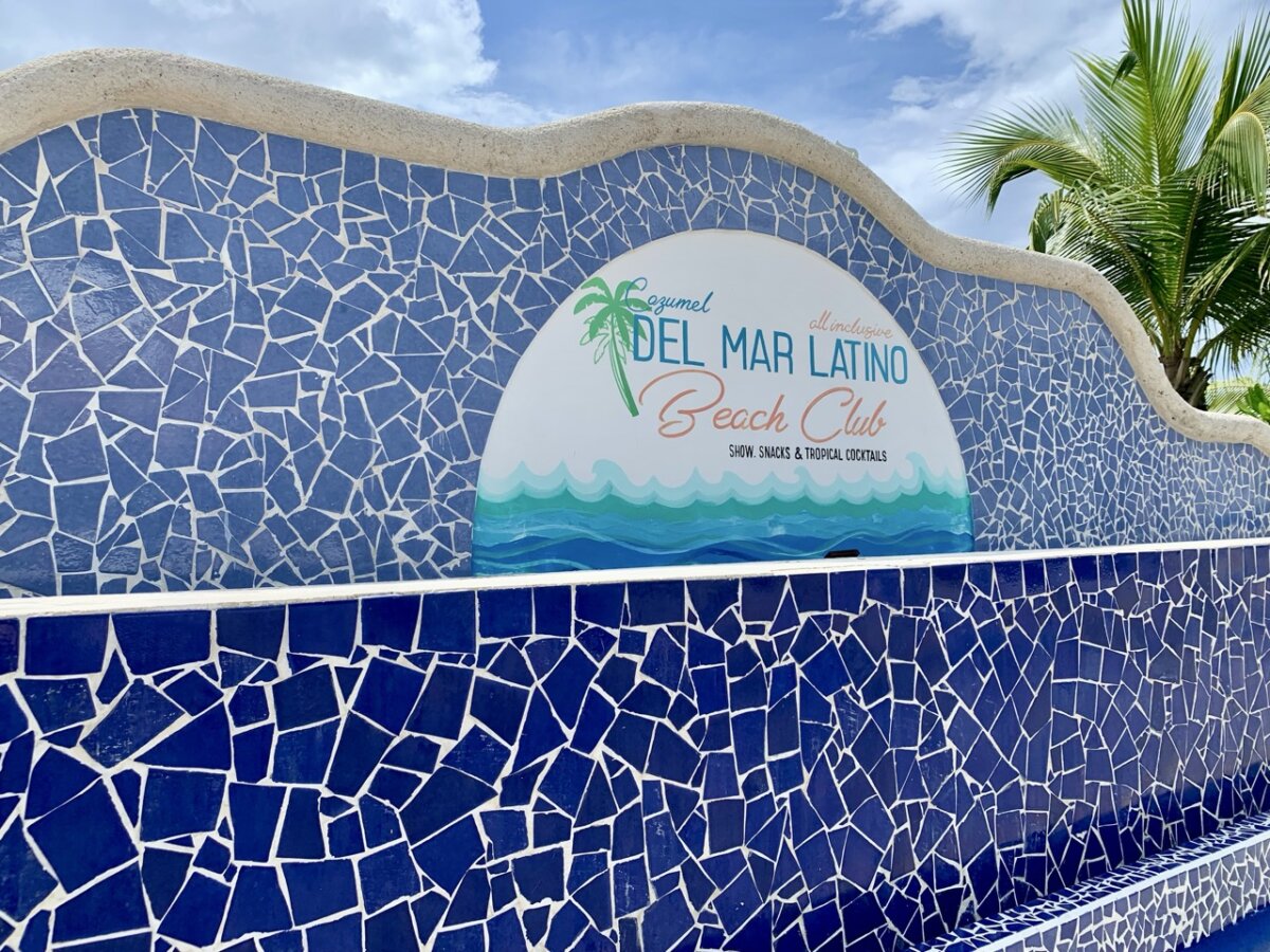 Del Mar Latino Beach Club in Cozumel