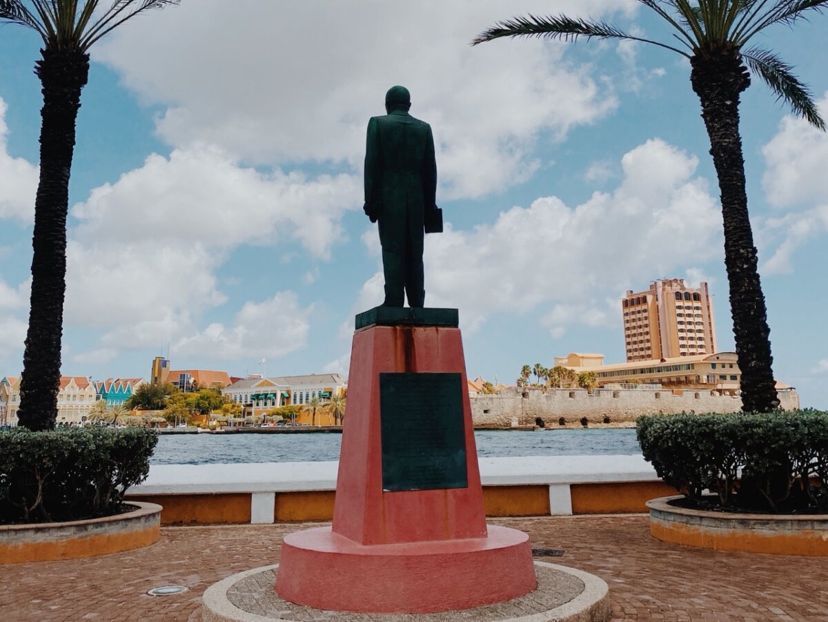 Curacao cruise port statue