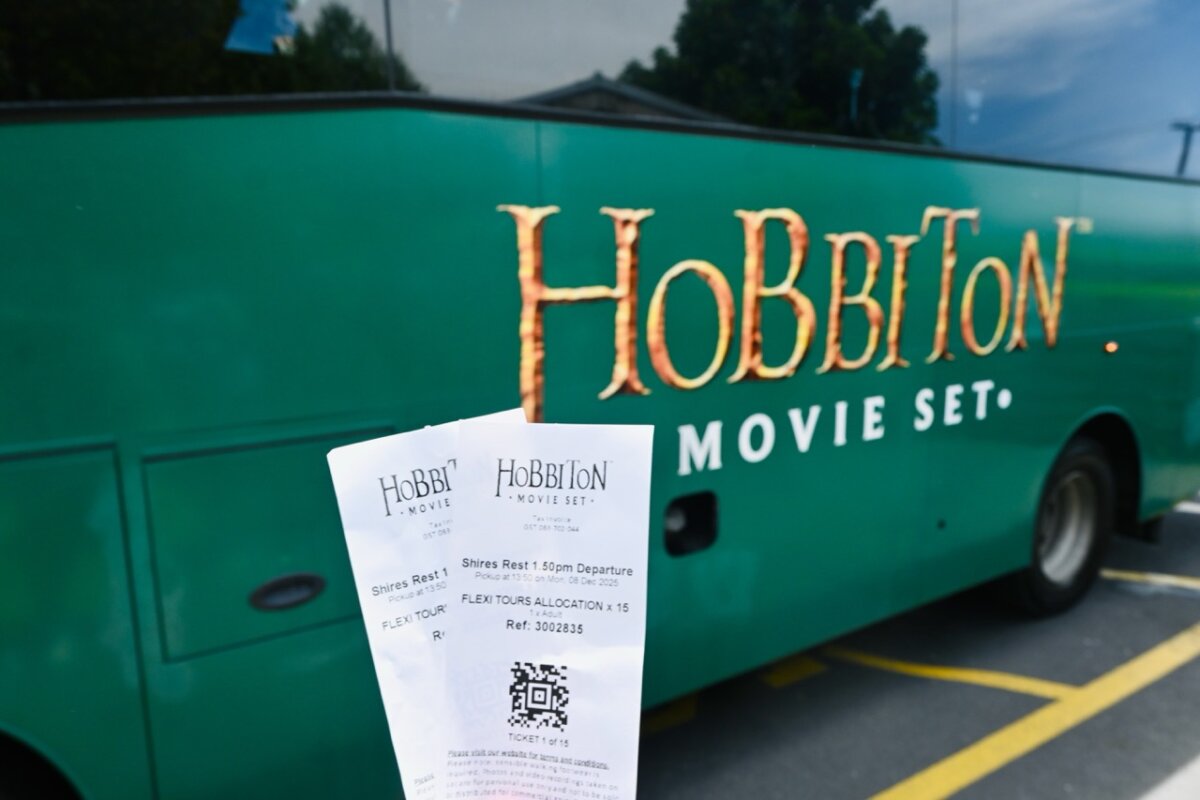 Coach bus at Hobbiton Movie Set