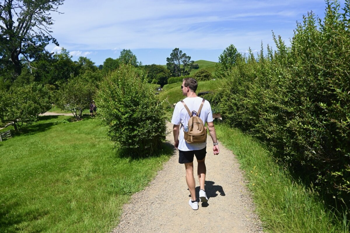 Exploring Hobbiton Mobie Set