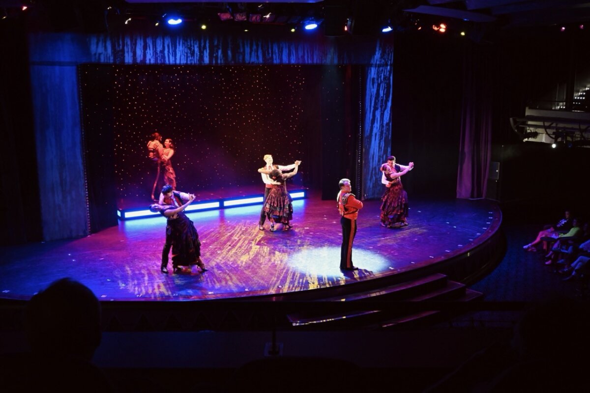 NCL Sun entertainment on Norwegian Cruise Line