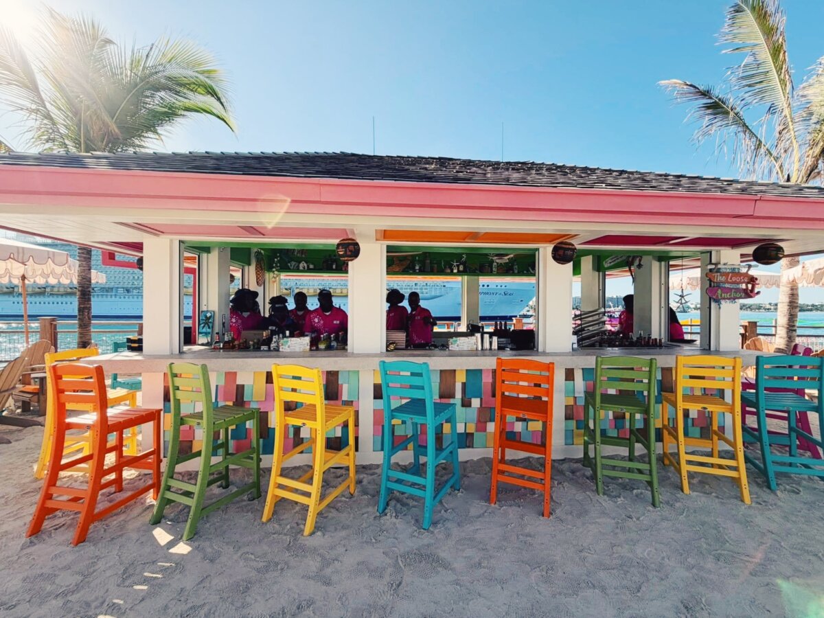 Bar at Royal Beach Club Paradise Island