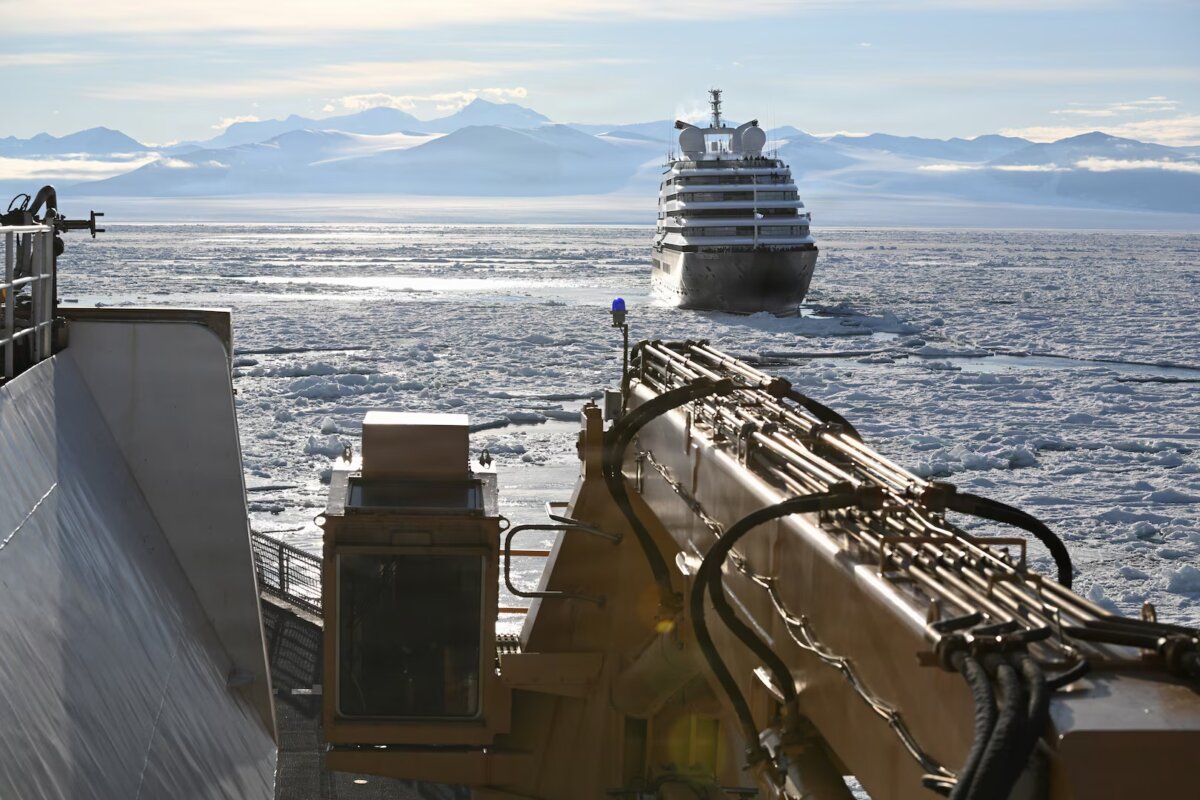 Cruise Ship Scenic Eclipse II Stuck in Antarctica Ice