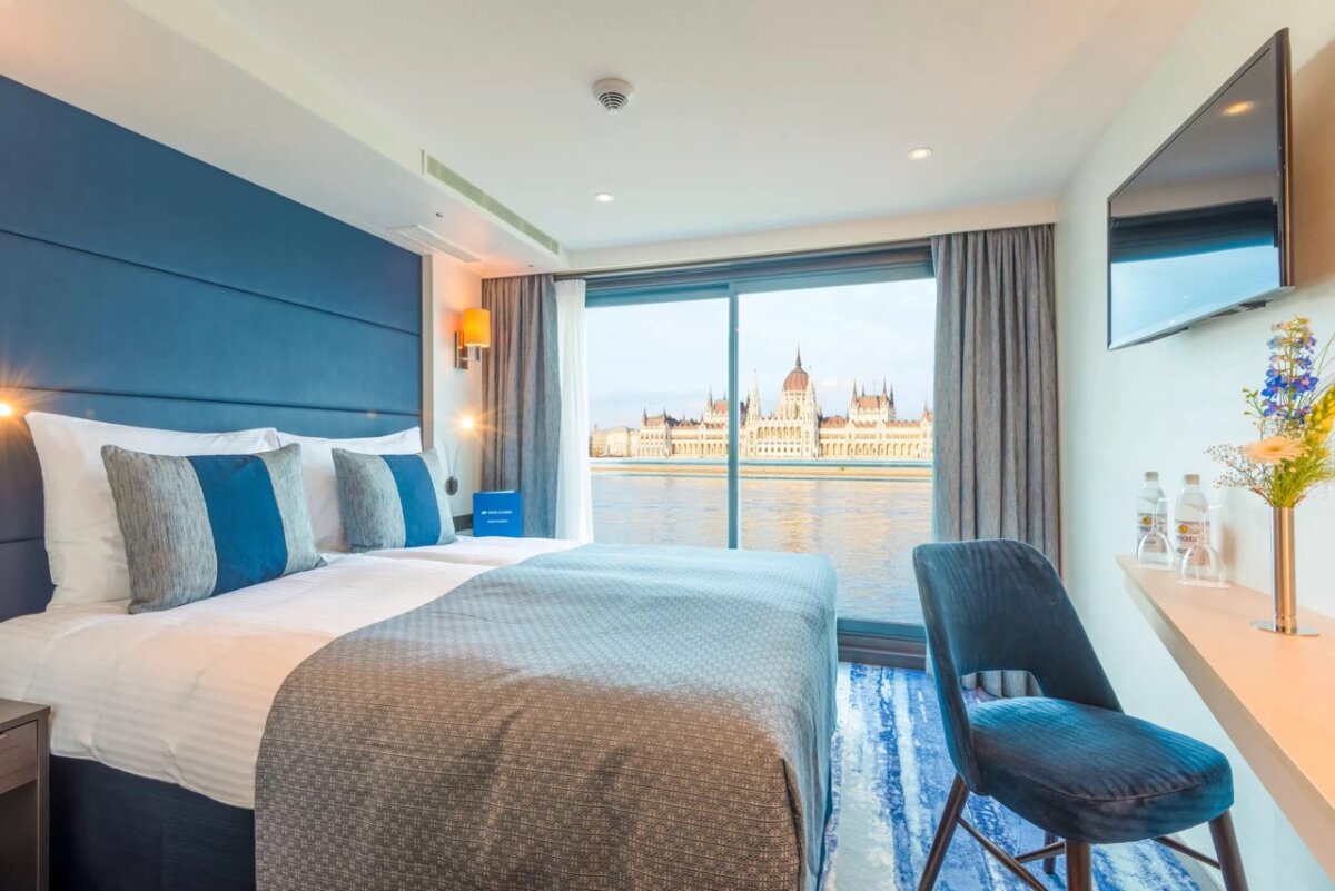 Nicko Vision cabin on the Danube