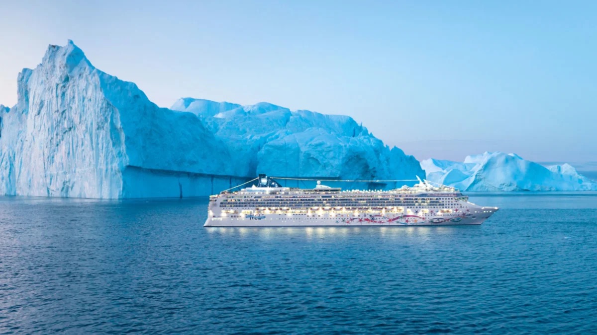 Norwegian Star in Antarctica scenic cruising glacier