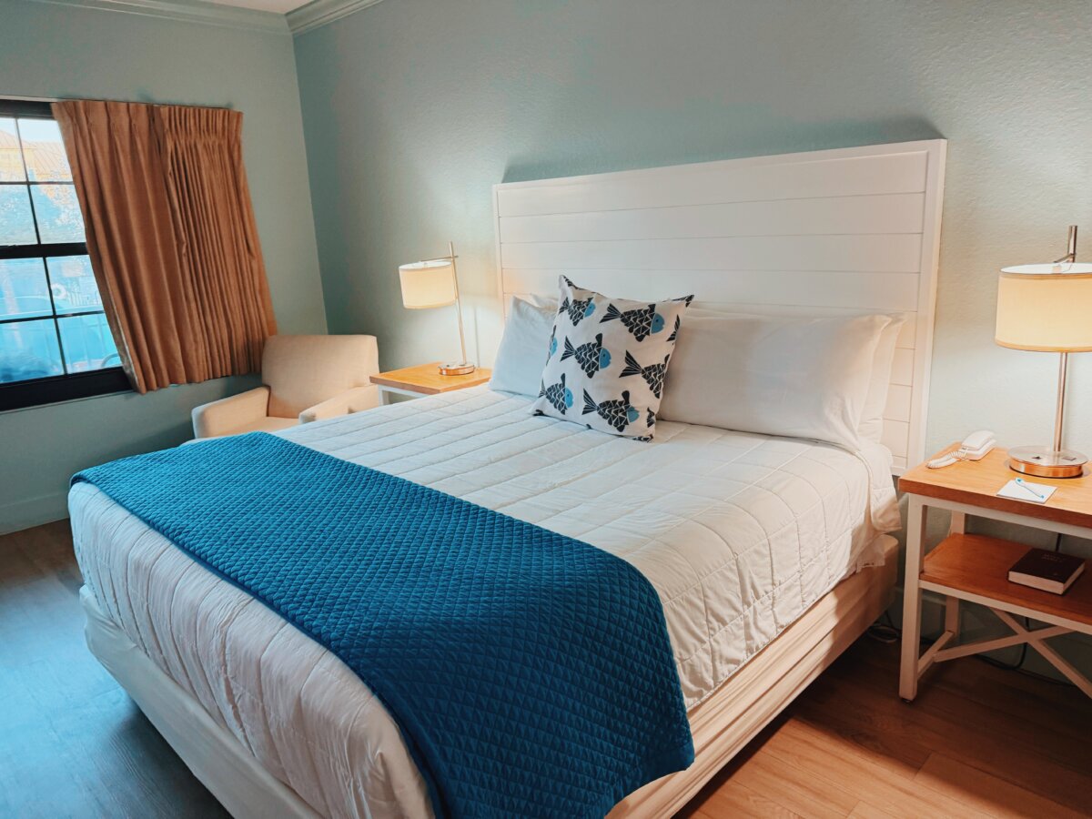 Beachside Inn Destin Florida hotel room