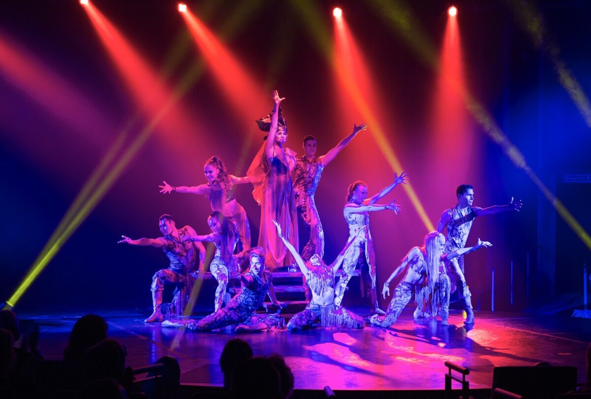 Holland America entertainment production show