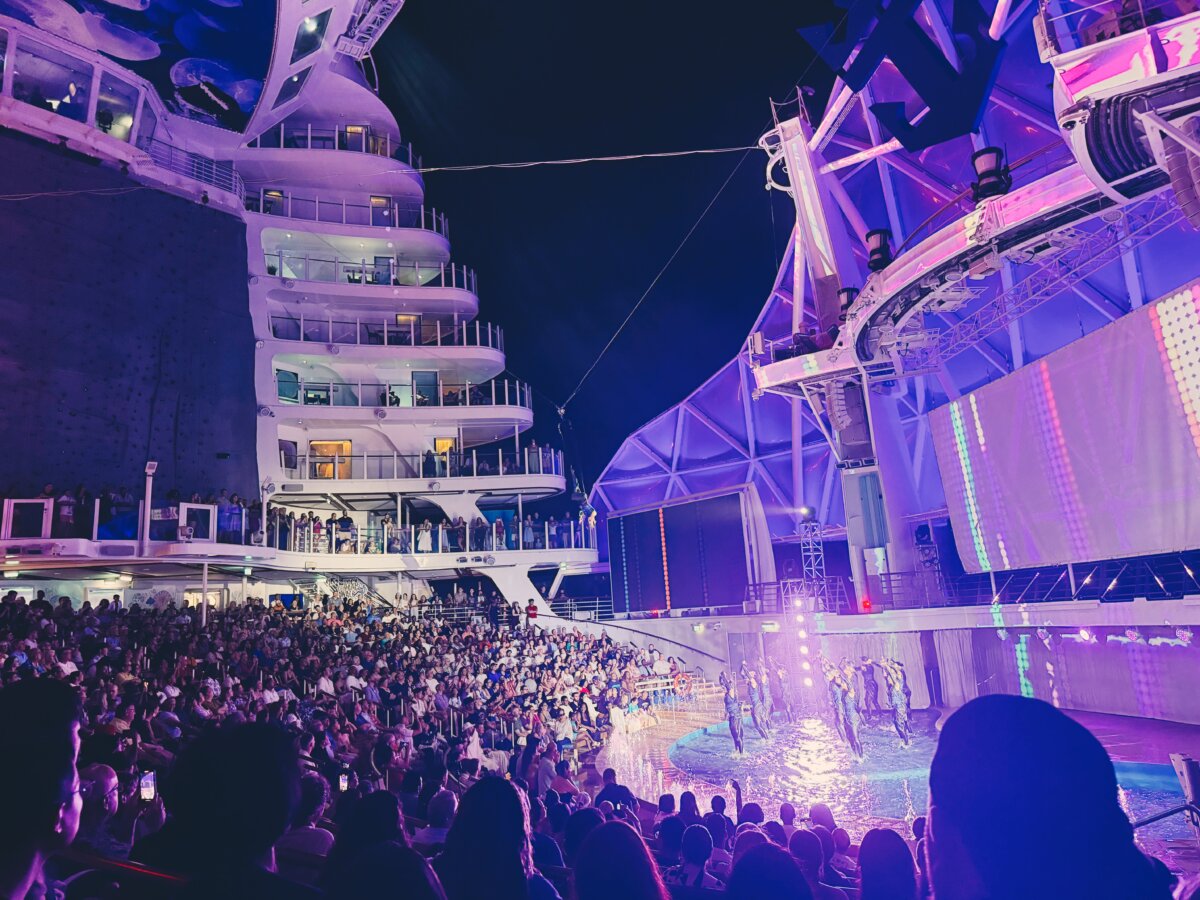 AquaTheatre show on Wonder of the Seas