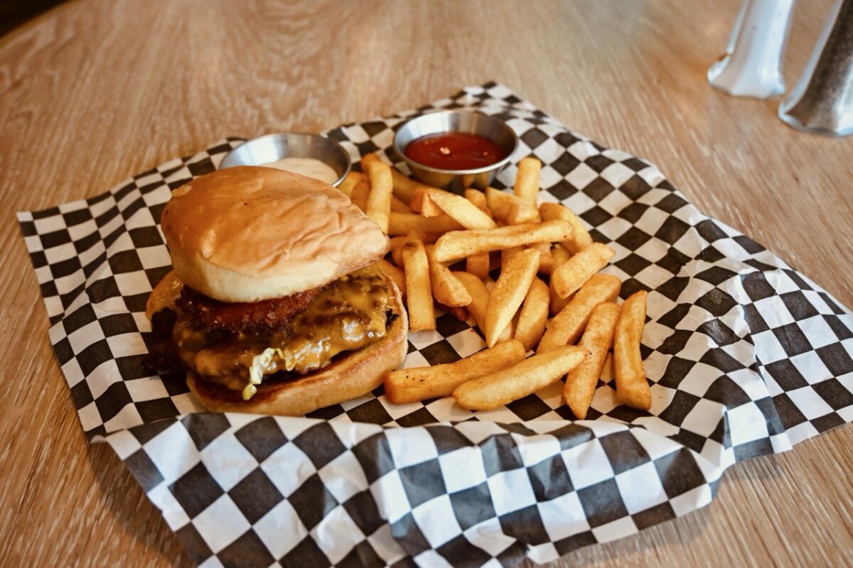 Carnival Sunshine Guy's Burger Joint