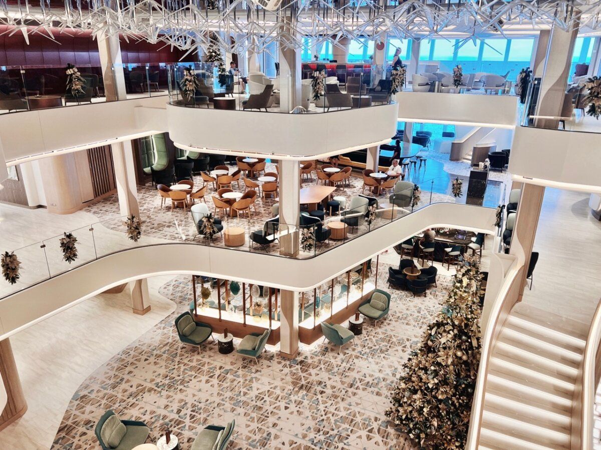 Norwegian Viva Atrium