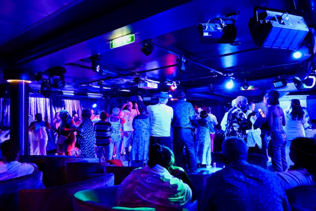 Norwegian Dawn Glow Party