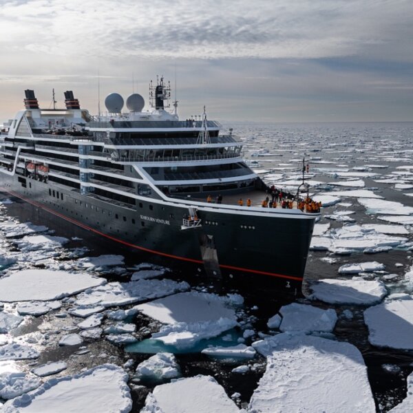 Seabourn Venture in Arctic Ice