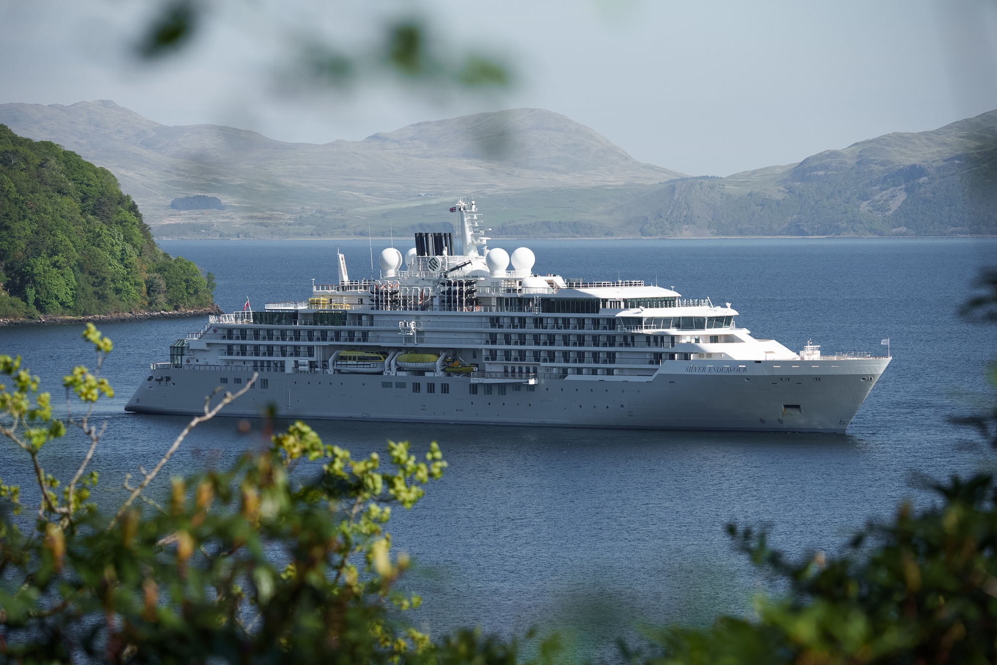 Silver Endeavour at Tobermory