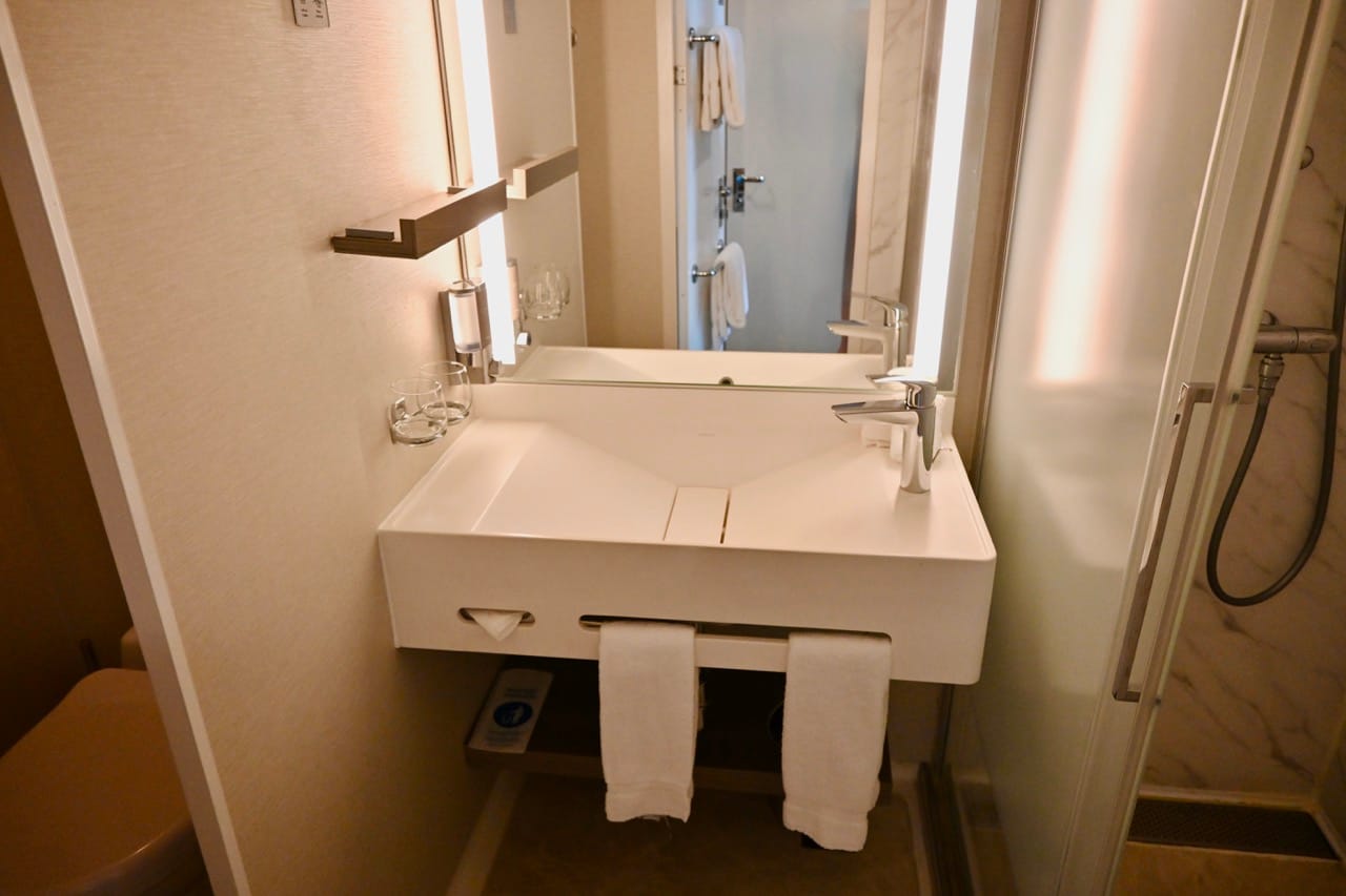 Norwegian Cruise Line Club Balcony Suite sink