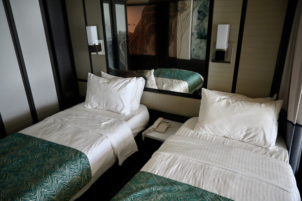 Norwegian Cruise Line Club Balcony Suite beds