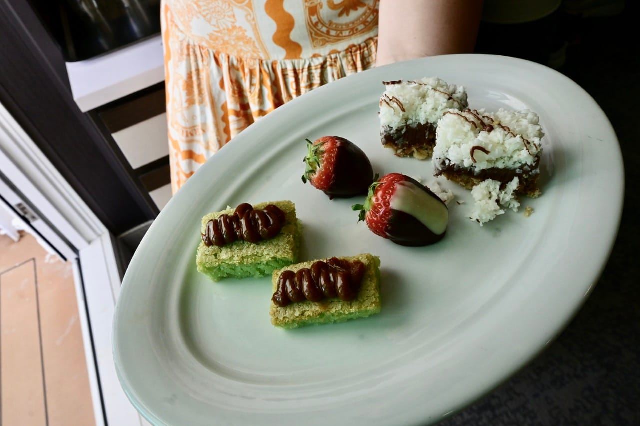 Norwegian Cruise Line Club Balcony Suite treats