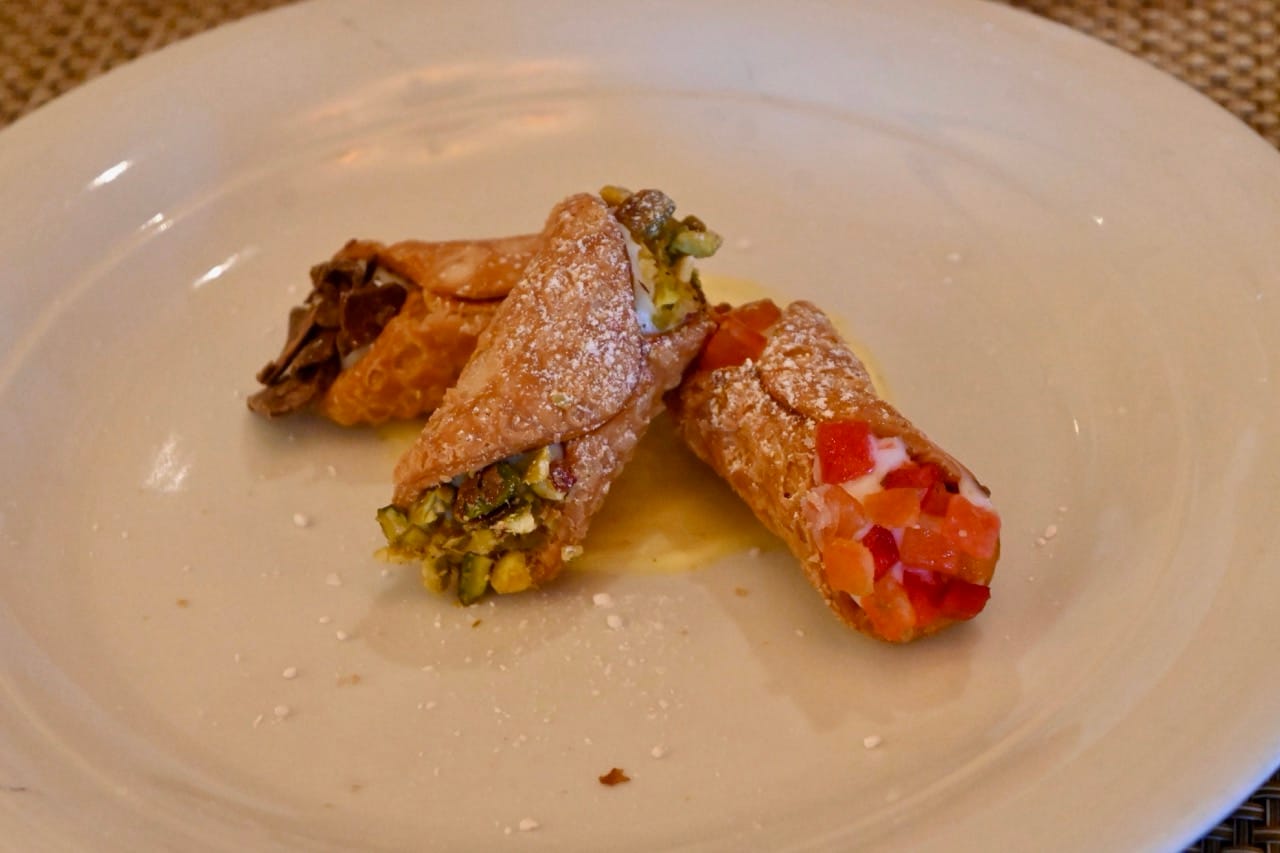 NCL La Cucina Cannolis