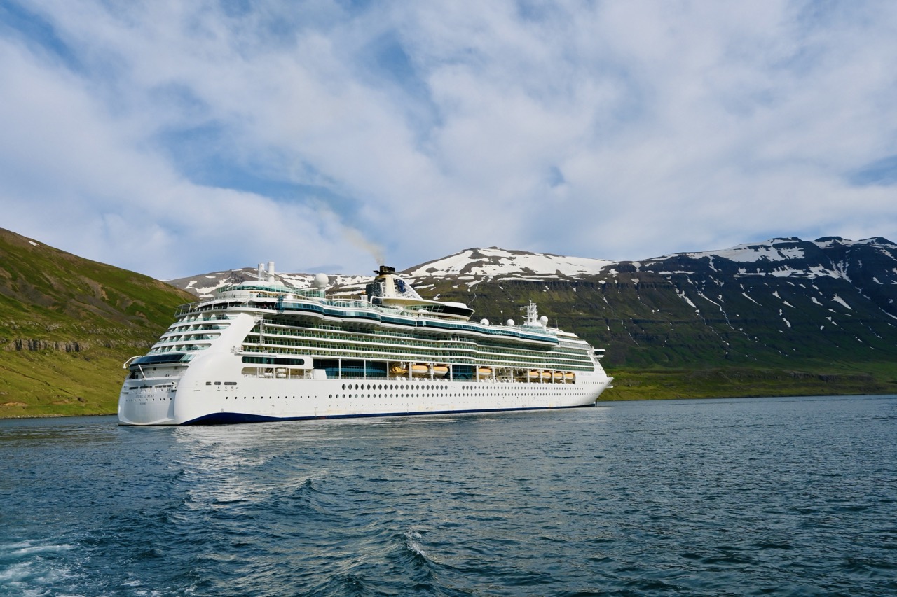 Royal Caribbean Jewel of the Seas in Iceland