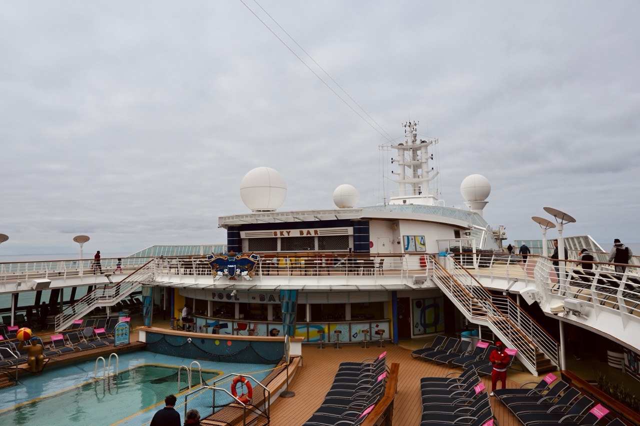 Pool Deck on Jewel of the Seas 