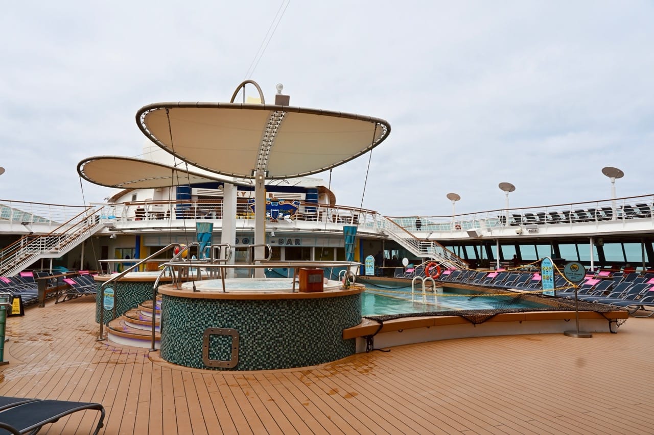 Royal Caribbean Jewel of the Seas pool deck