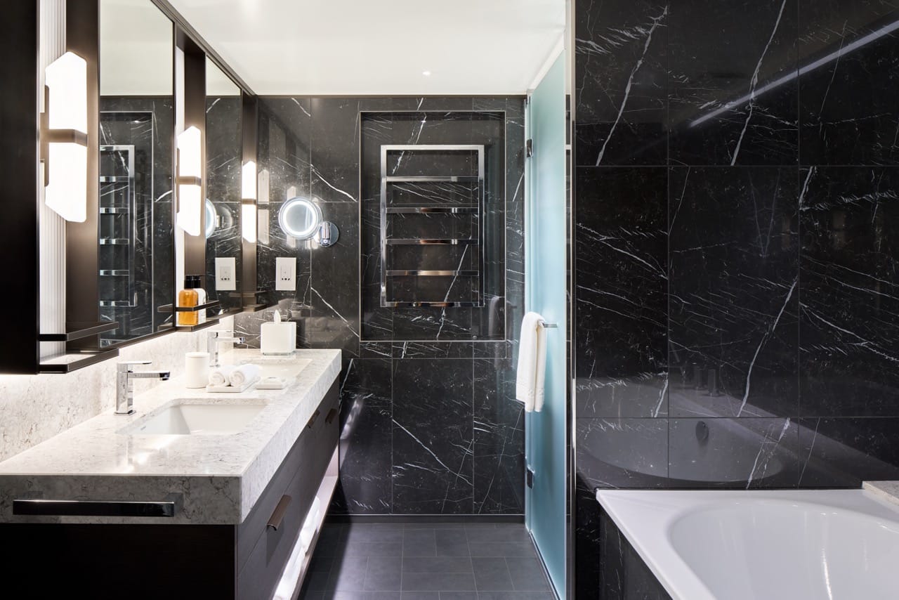 Ritz Carlton Cruise - Yacht Collection bathroom
