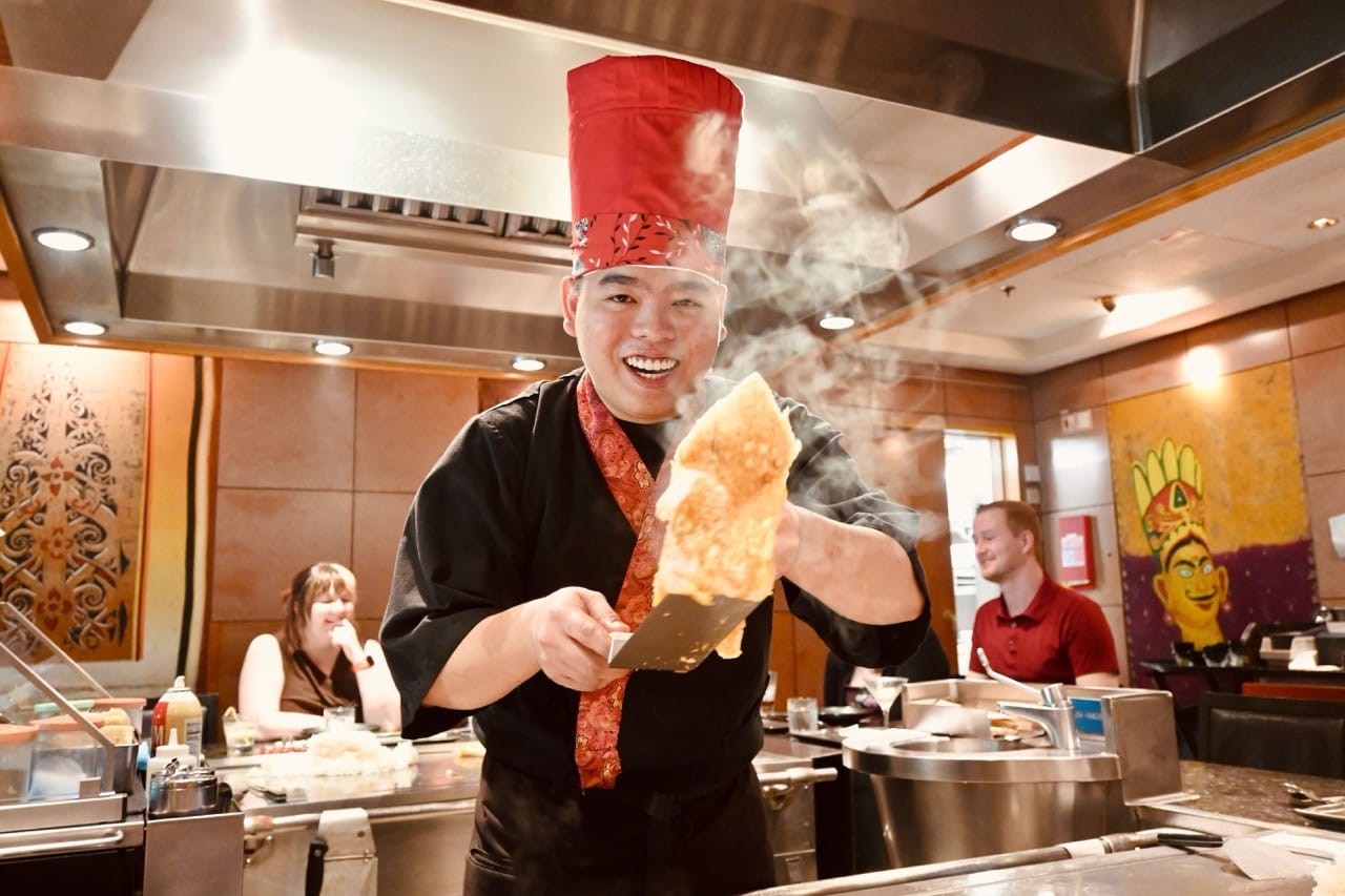 NCL Teppanyaki Grill Experience Chef