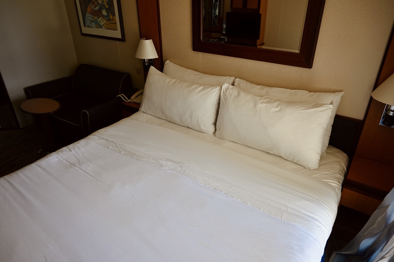 Jewel of the Seas Royal Caribbean Balcony Cabin bed