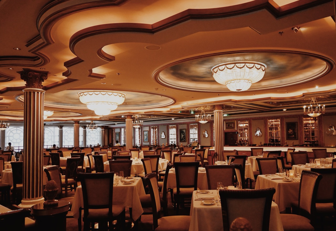 NCL Star Main Dining Room