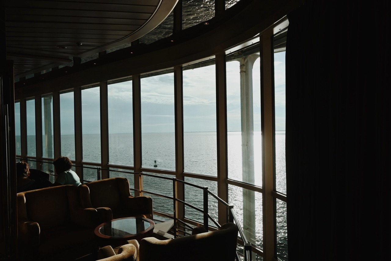 Grandeur of the Seas centrum windows